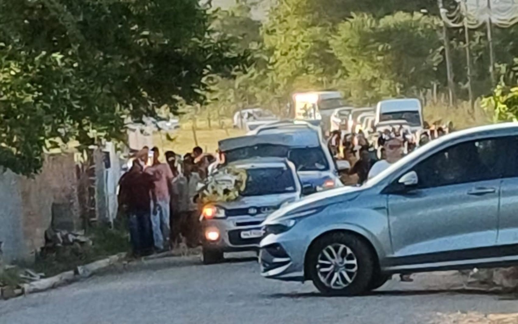 Familiares e amigos se despedem de criança de sete anos que morreu atropelada em Aracaju