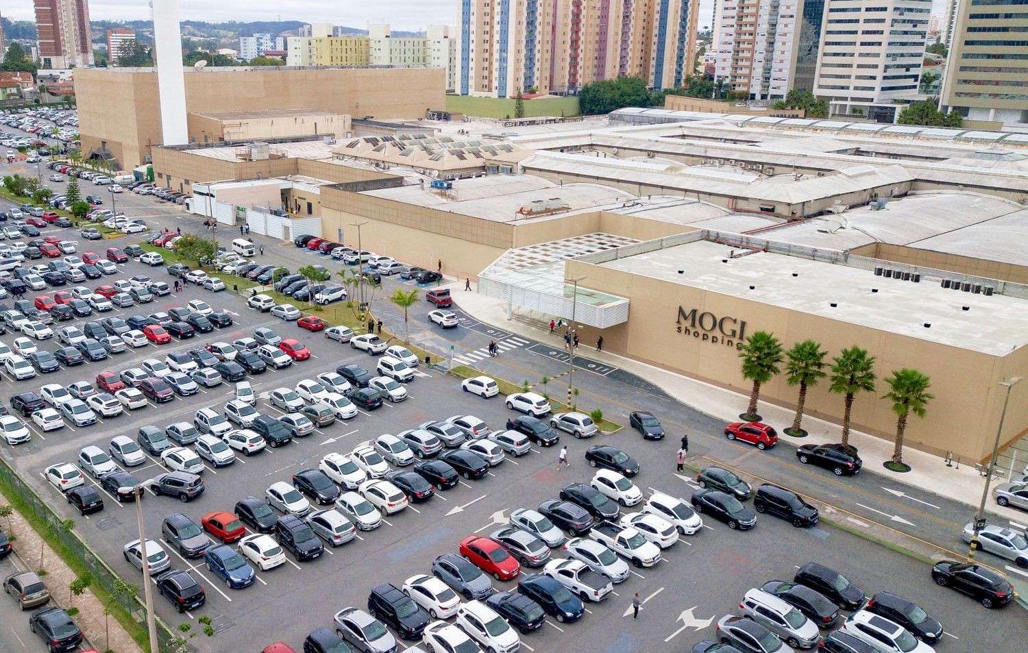 Shoppings do Alto Tietê oferecem mais de 60 vagas de emprego nesta terça-feira; confira lista